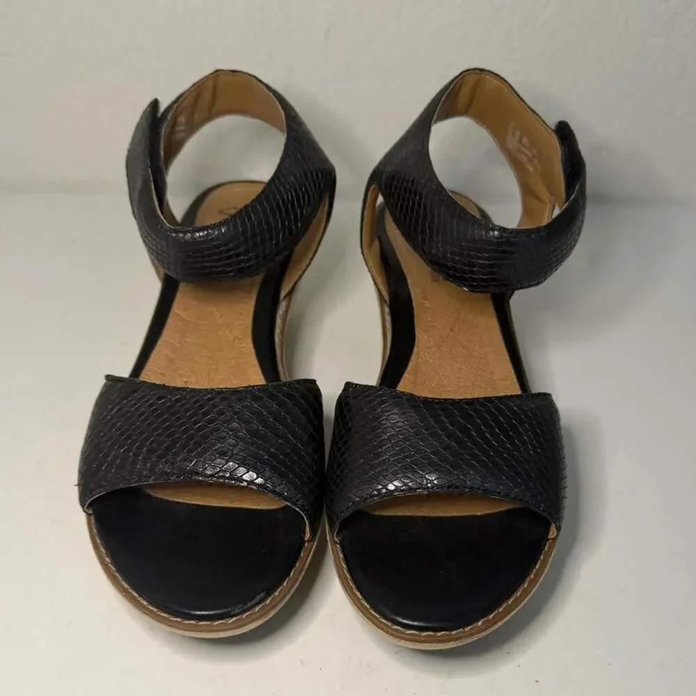 CLARKS Hazelle Black Snake-Embossed Leather Wedge Comfort Sandals Size 10